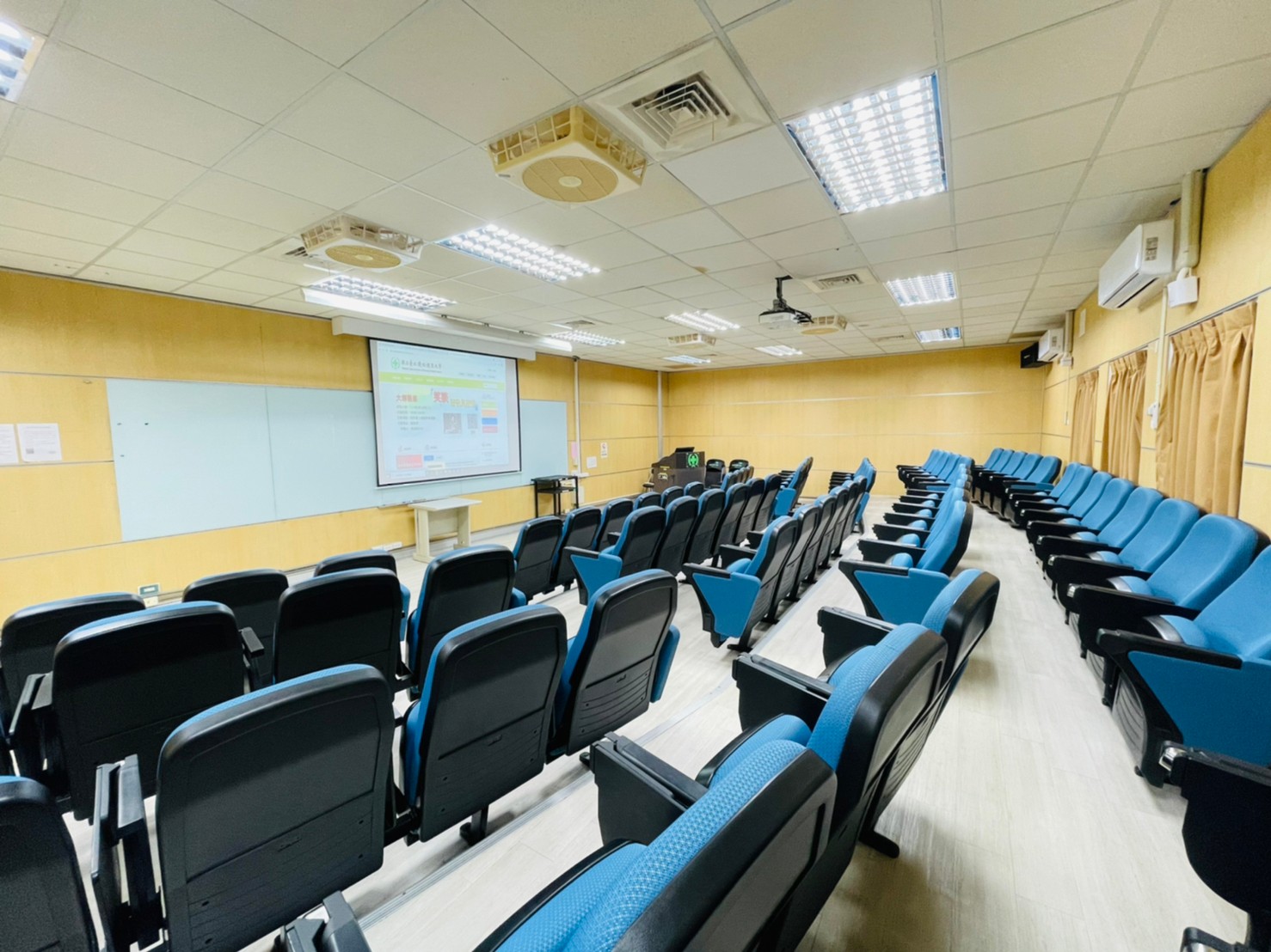 [校本部] 教學大樓 G101普通教室 圖片3