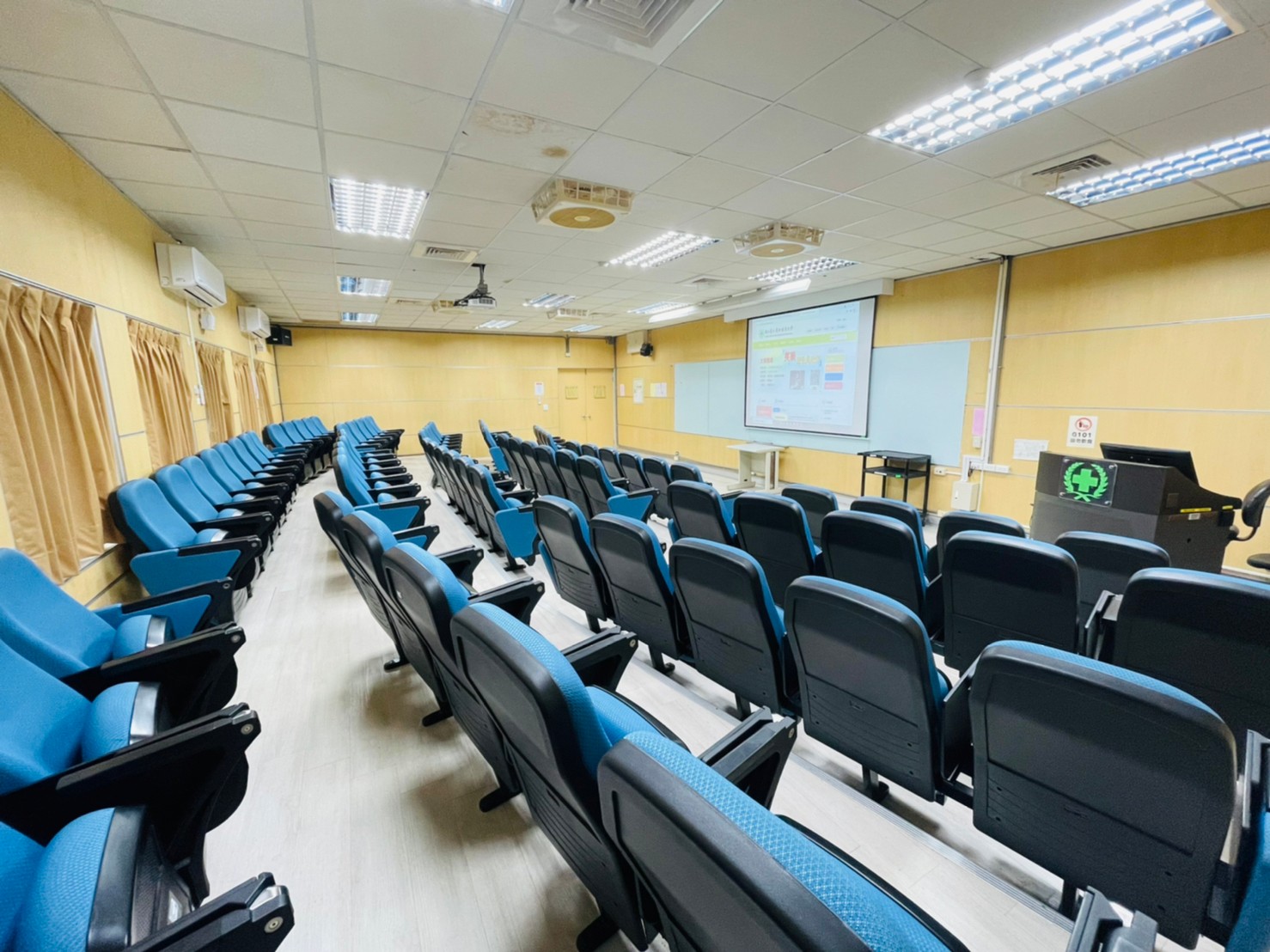 [校本部] 教學大樓 G101普通教室 圖片1