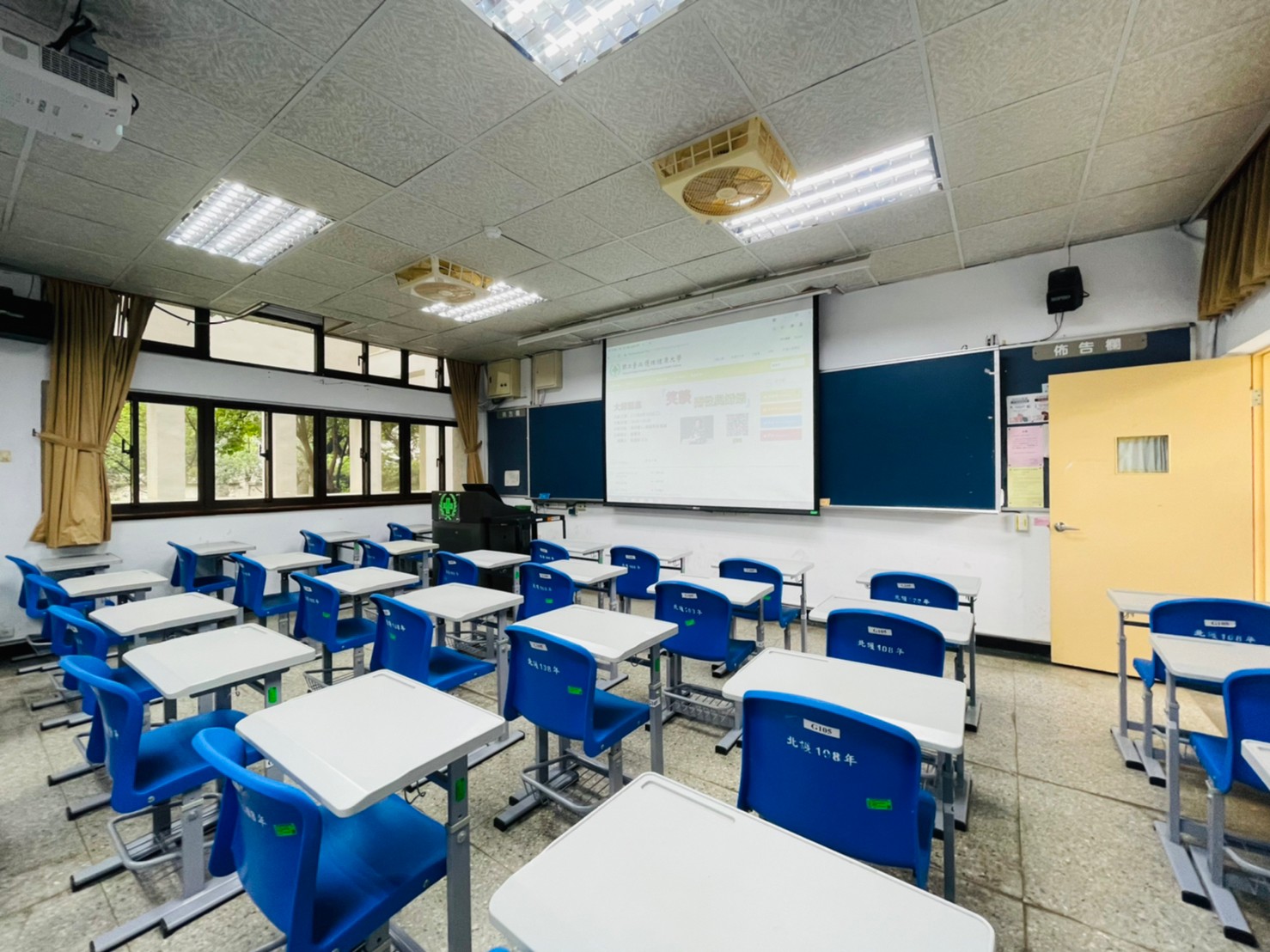 [校本部] 教學大樓 G105普通教室 圖片2