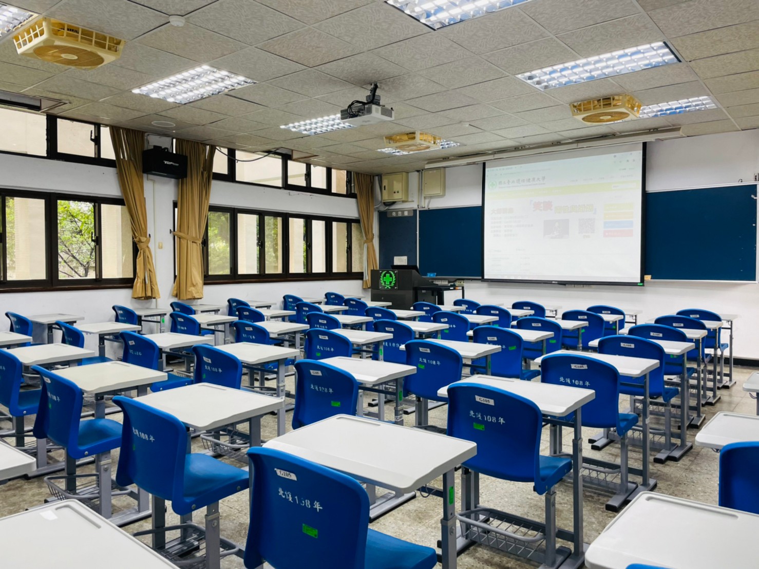 [校本部] 教學大樓 G105普通教室 圖片3