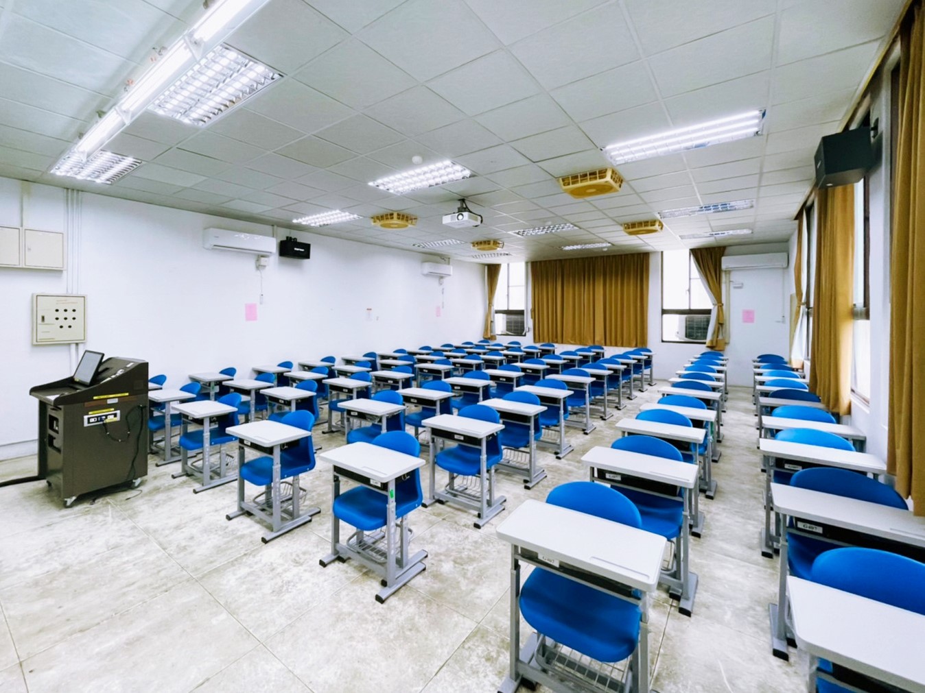 [校本部] 教學大樓 G407普通教室 圖片2