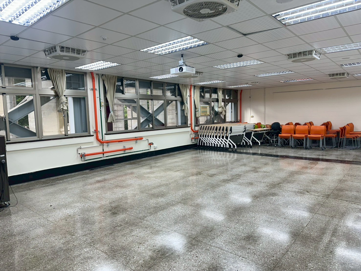 [城區部] 文教大樓 C304普通教室 圖片3