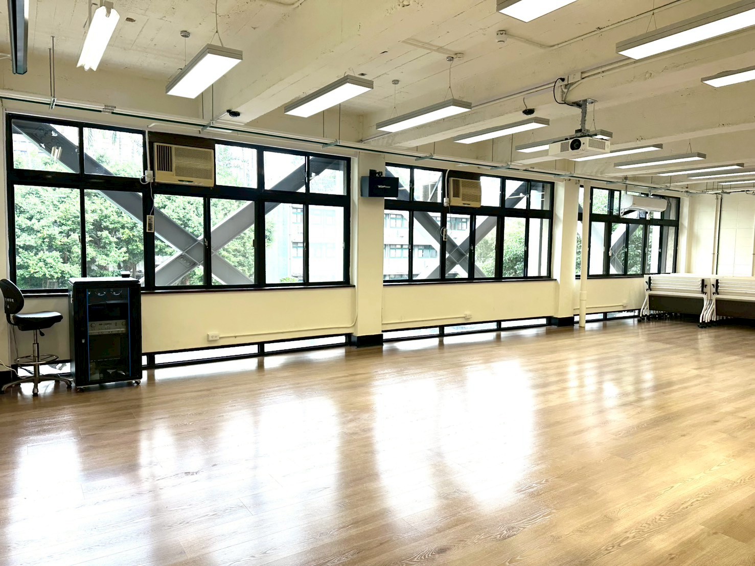[城區部] 文教大樓 C307普通教室(地板教室) 圖片2