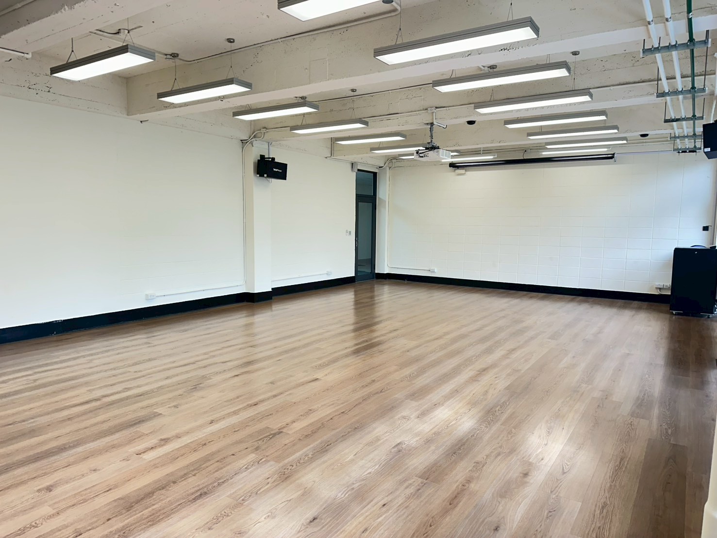 [城區部] 文教大樓 C307普通教室(地板教室) 圖片3