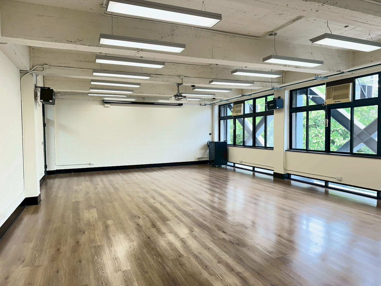 [城區部] 文教大樓 C307普通教室(地板教室) 圖片4