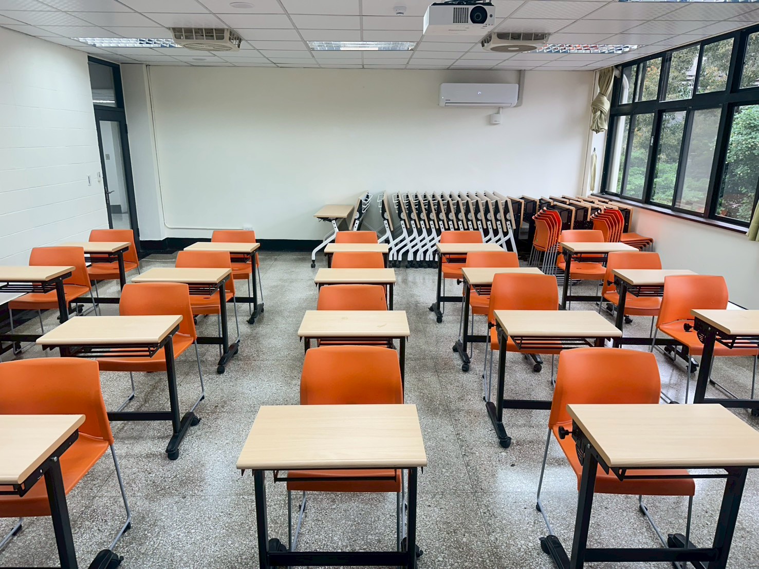 [城區部] 文教大樓 C309普通教室 圖片2