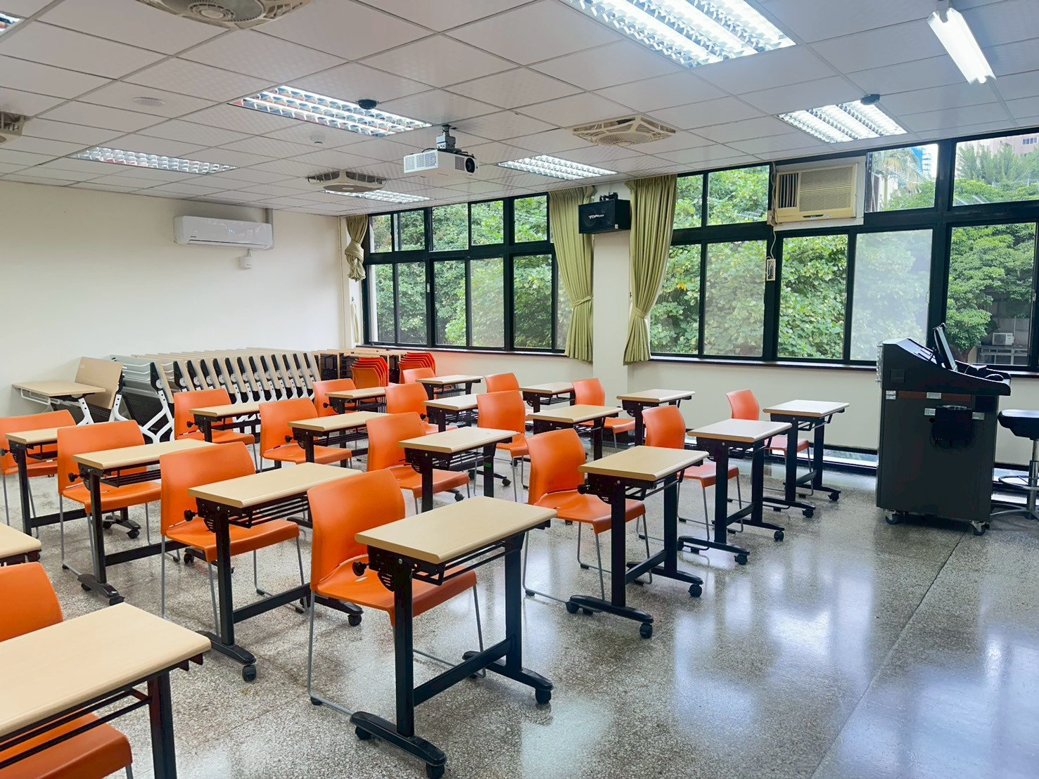 [城區部] 文教大樓 C309普通教室 圖片4