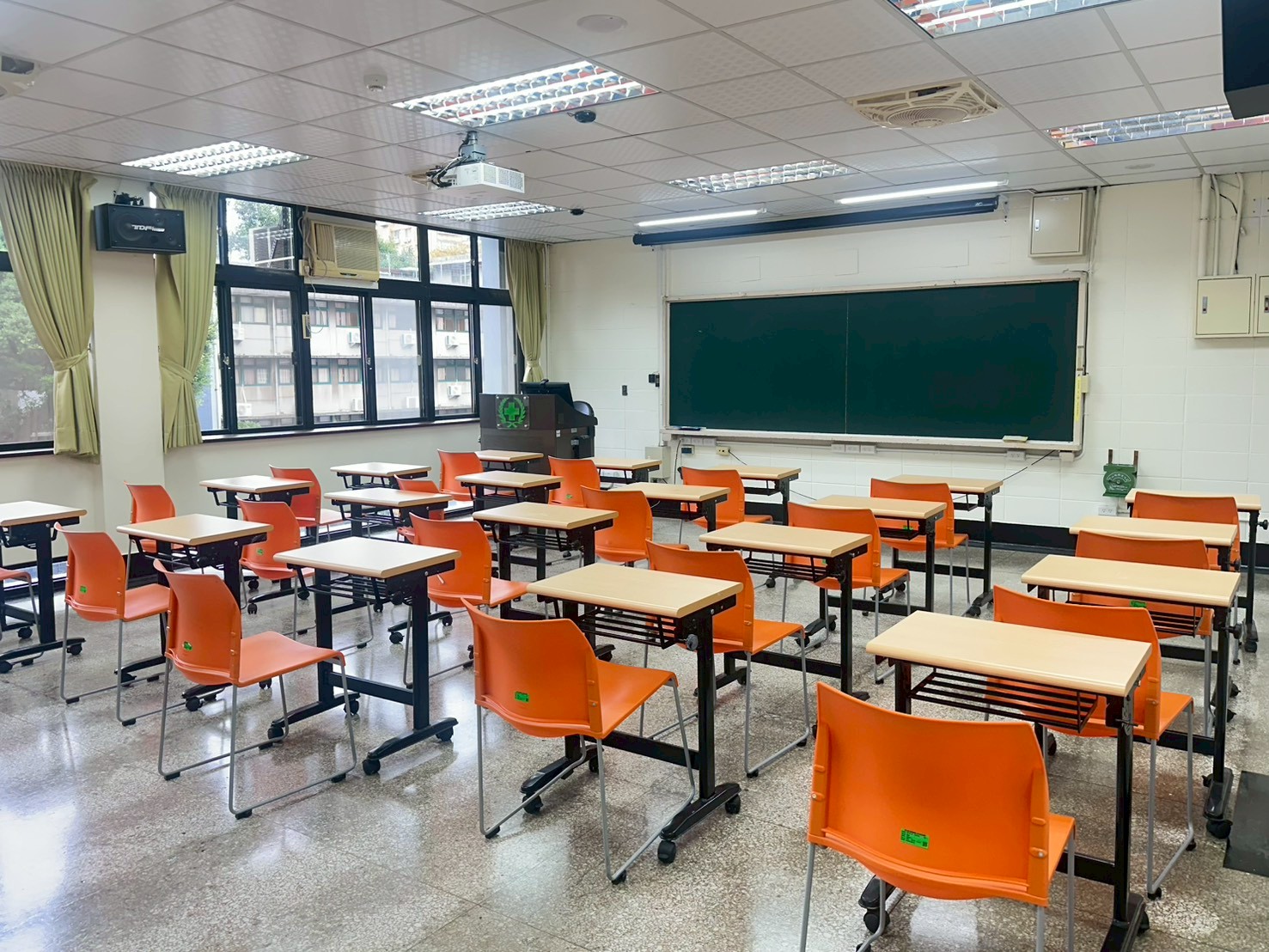 [城區部] 文教大樓 C309普通教室 圖片5