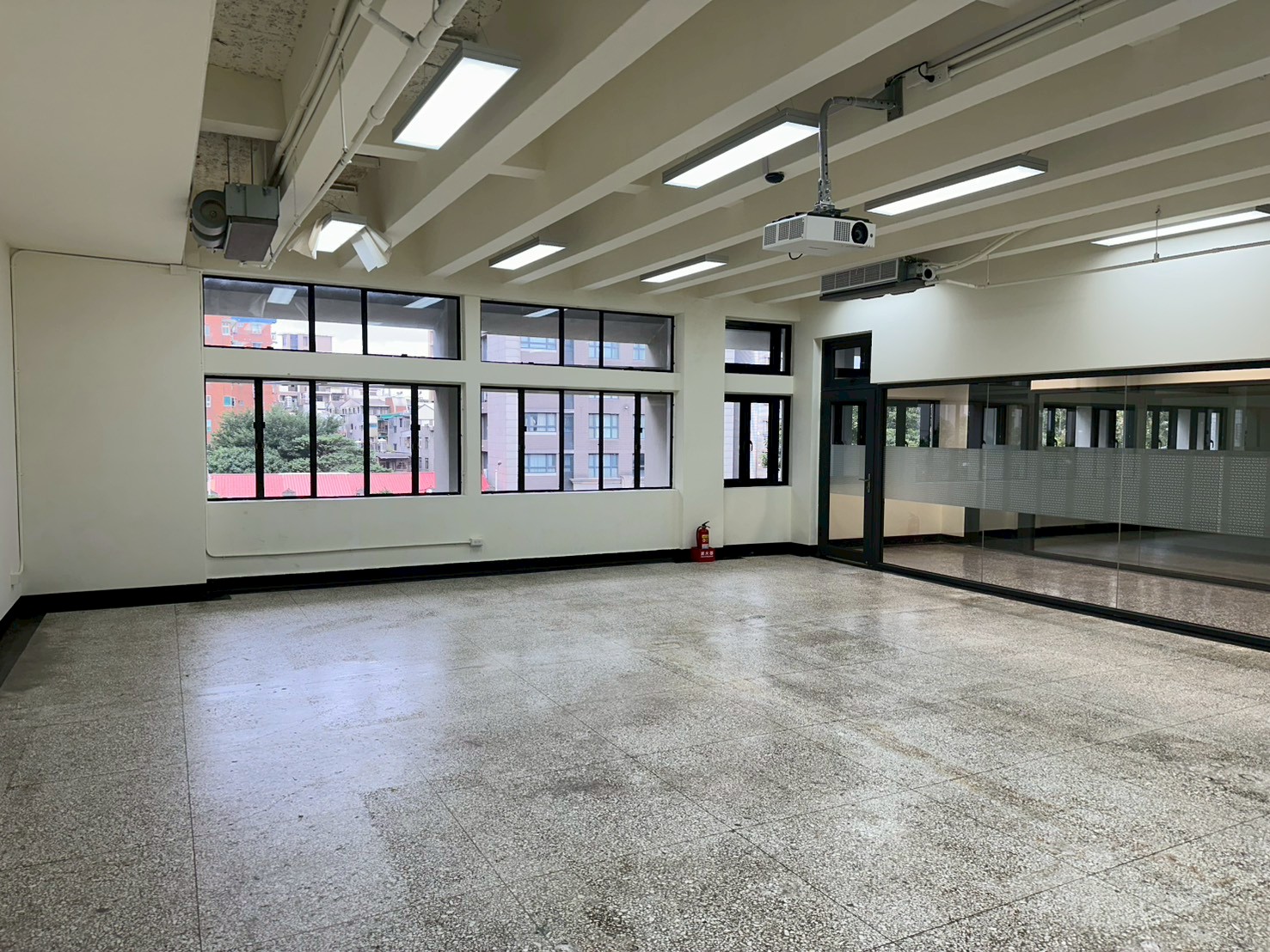 [城區部] 文教大樓 C408普通教室 圖片1