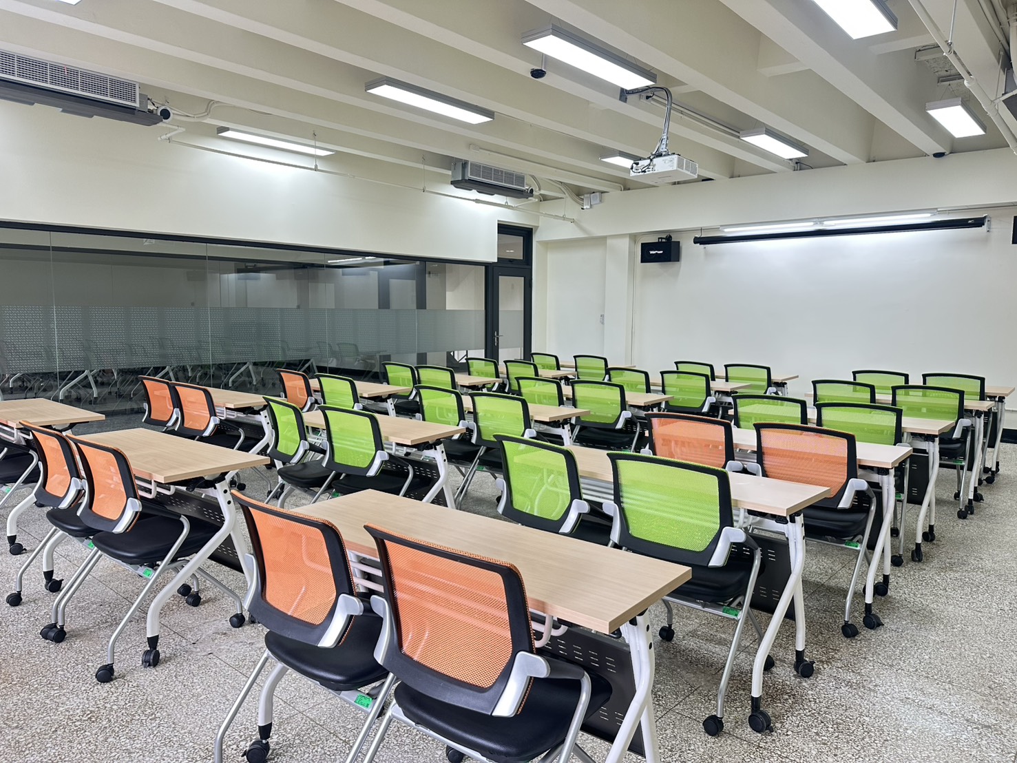 [城區部] 文教大樓 C408普通教室 圖片6