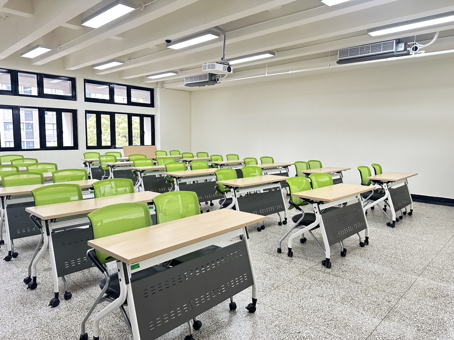 [城區部] 文教大樓 C409普通教室 圖片6